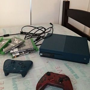 Xbox 1 With Controllers